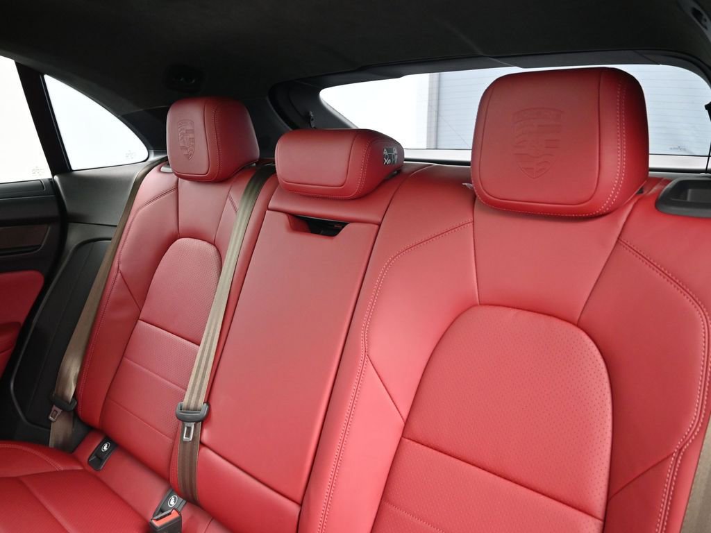 Used 2025 Porsche Macan Turbo Electric image 6