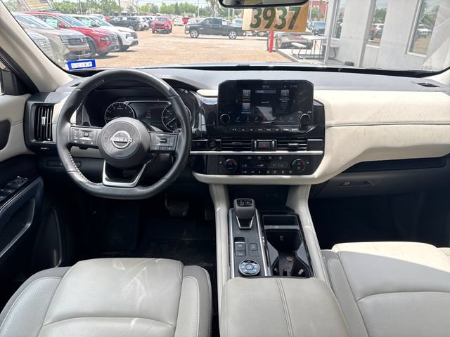 Certified 2025 Nissan Pathfinder SL w/ Cargo Package AWD/4WD image 12