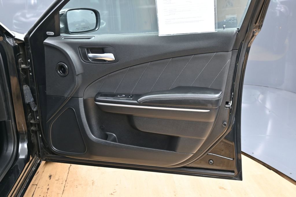 Used 2019 Dodge Charger SXT AWD/4WD image 36