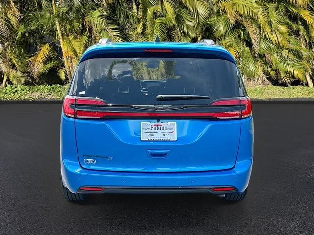 New 2026 Chrysler Pacifica Select w/ S Appearance Package FWD image 5