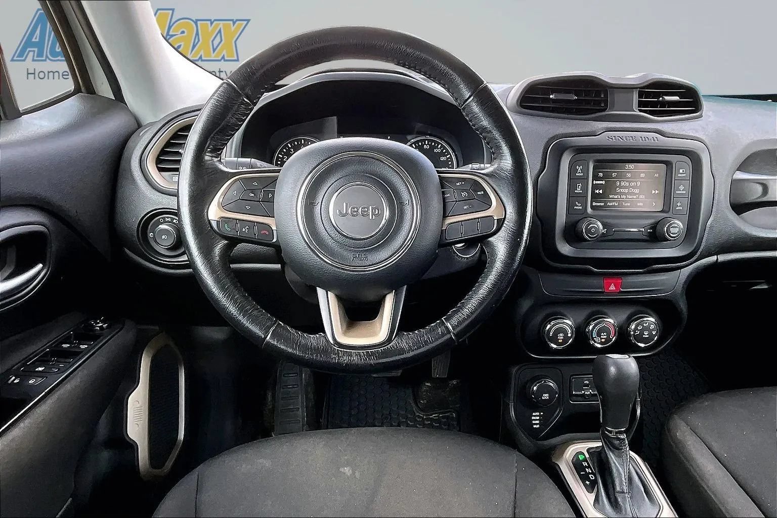 Used 2017 Jeep Renegade Latitude AWD/4WD image 8