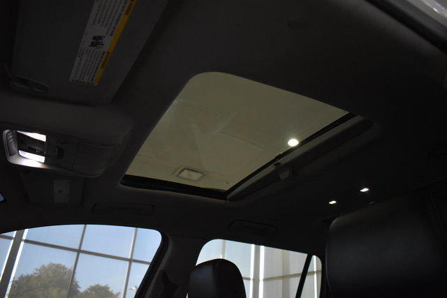 Used 2017 GMC Acadia SLT FWD image 13
