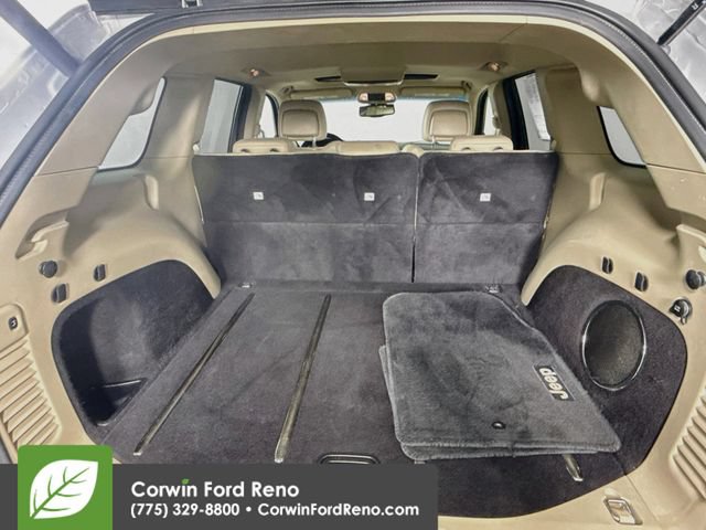 Used 2011 Jeep Grand Cherokee Limited w/ Luxury Group II AWD/4WD image 26