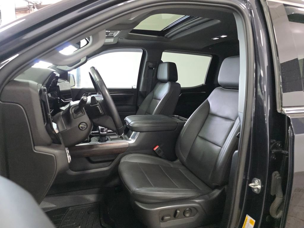 Used 2023 GMC Sierra 1500 SLT w/ SLT Premium Package image 9