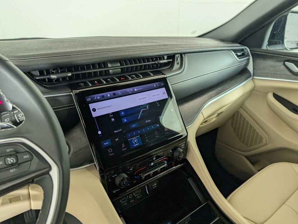 Certified 2024 Jeep Grand Cherokee Limited image 24