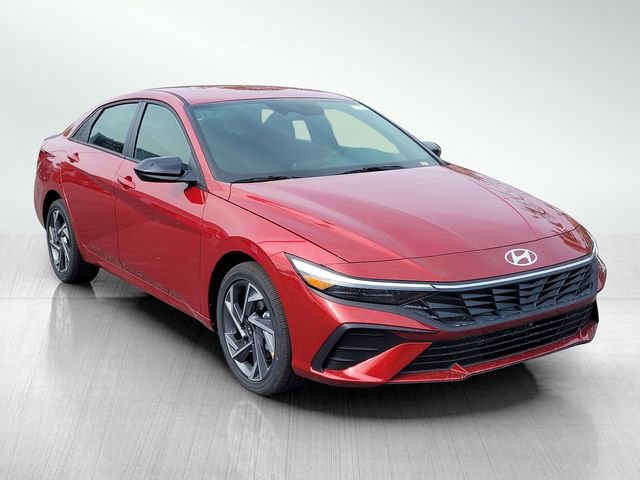 New 2025 Hyundai Elantra SEL image 3