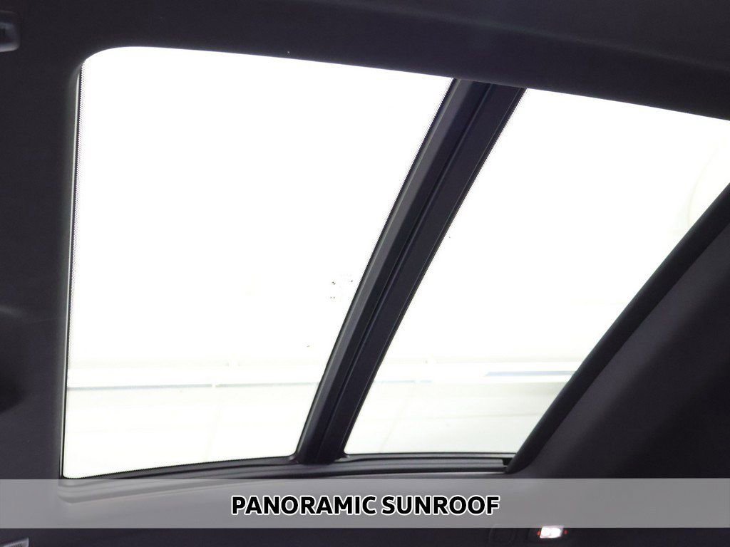 Used 2025 BMW X4 xDrive30i image 4