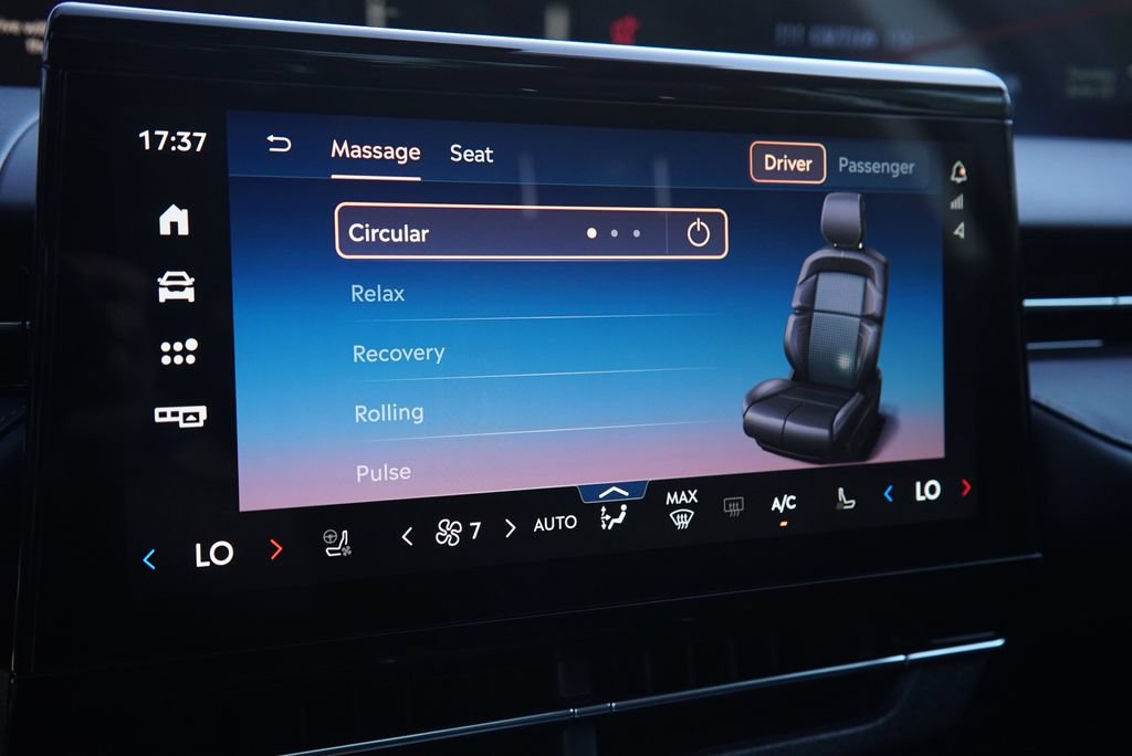 New 2026 Lincoln Nautilus Reserve AWD/4WD image 18