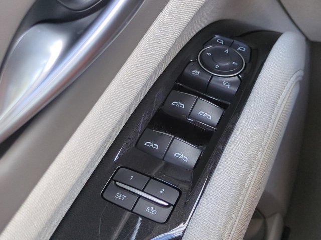 Used 2024 Cadillac Escalade Premium Luxury Platinum AWD/4WD image 24