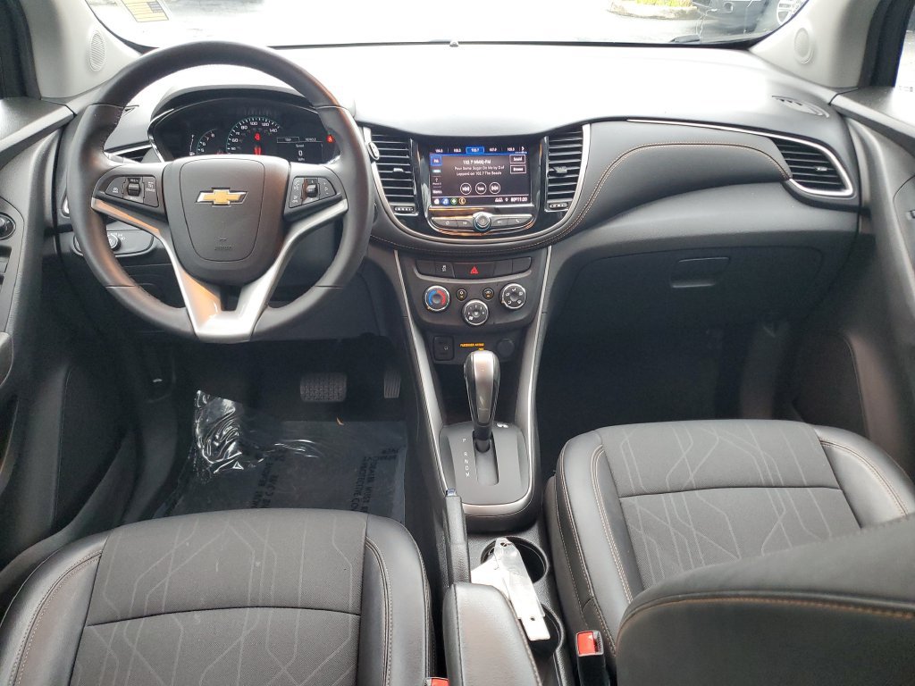 Used 2022 Chevrolet Trax LT w/ Sport Edition FWD image 14