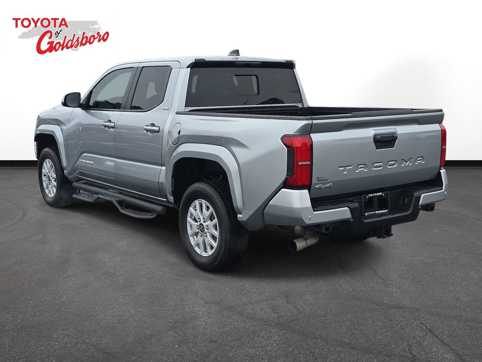 Used 2024 Toyota Tacoma SR5 w/ SR5 Upgrade Package image 7
