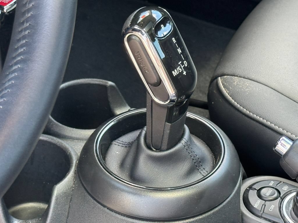Used 2023 MINI Cooper 2-Door Hardtop FWD image 11