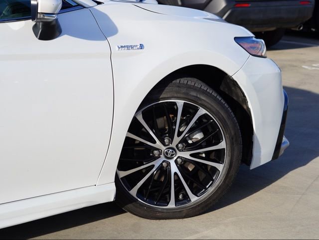 Used 2021 Toyota Camry XSE w/ Navigation Upgrade Package image 8