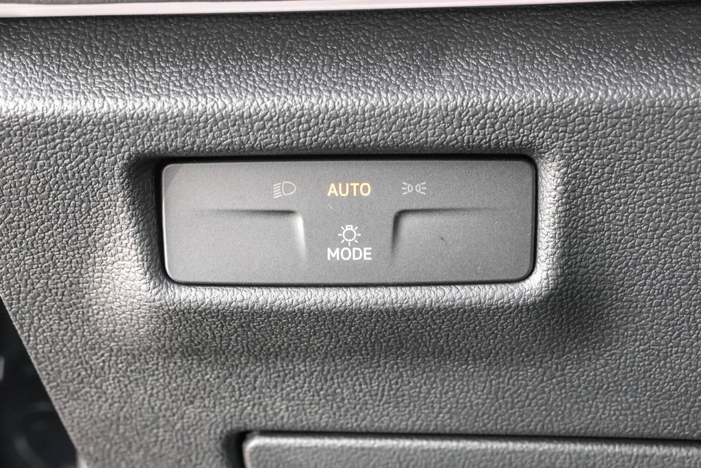 New 2026 Volkswagen Tiguan SE AWD/4WD image 24