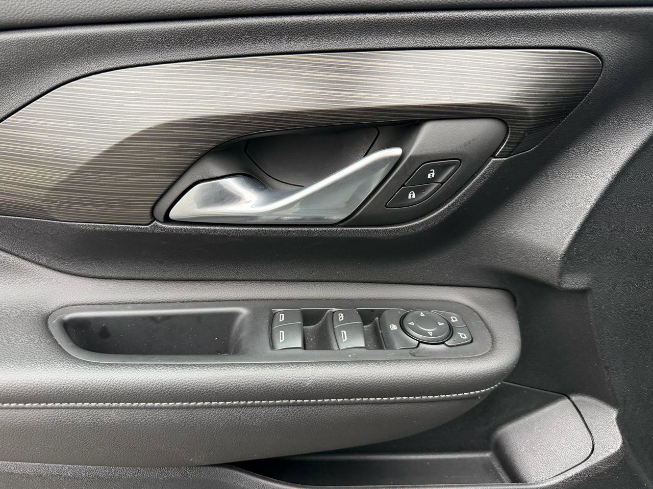 Used 2022 GMC Terrain SLE image 19