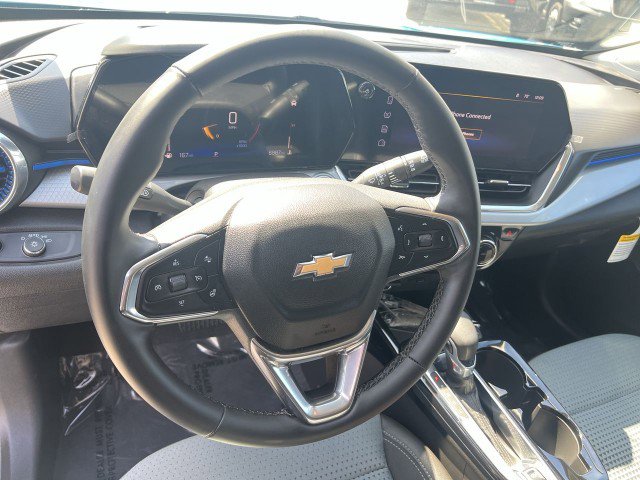 Used 2025 Chevrolet Trax LT w/ Driver Confidence Package FWD image 11