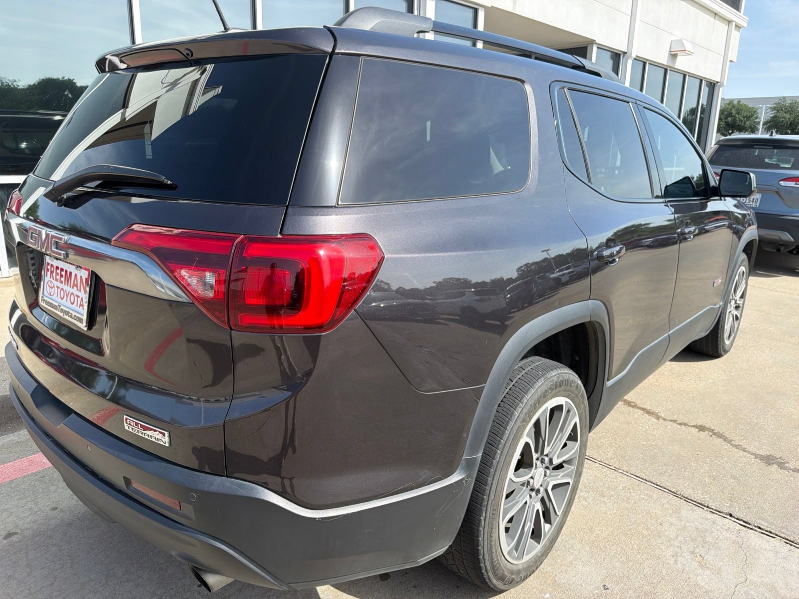 Used 2017 GMC Acadia SLT AWD/4WD image 7
