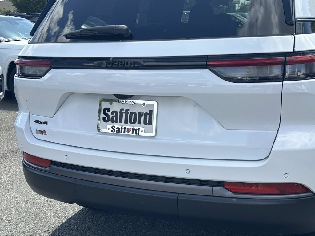 New 2027 Jeep Grand Cherokee Altitude AWD/4WD image 12