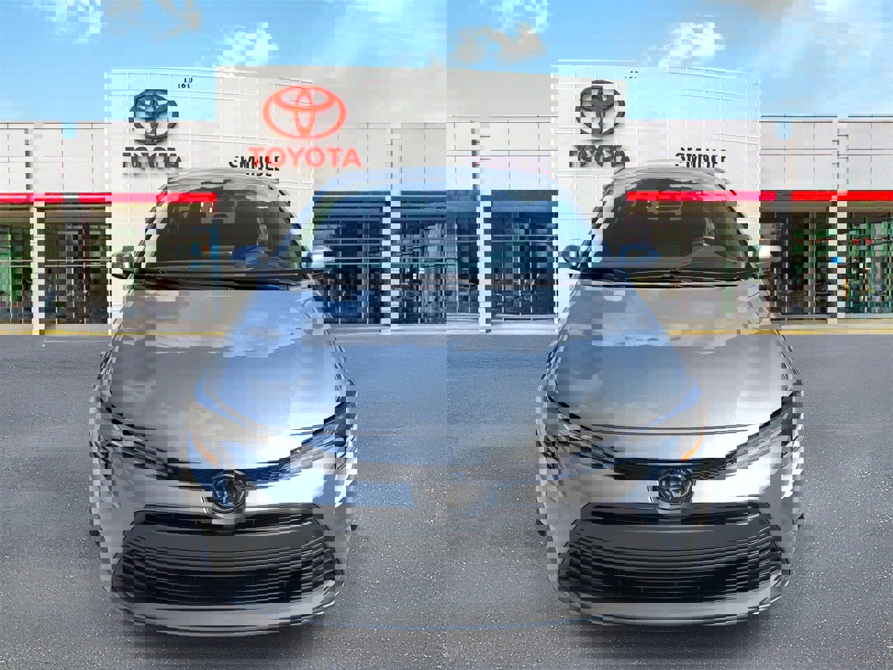 Used 2024 Toyota Corolla LE image 2