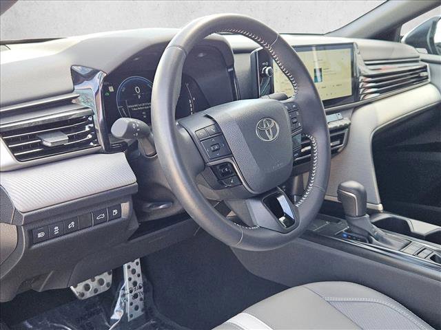 Used 2025 Toyota Camry SE image 10
