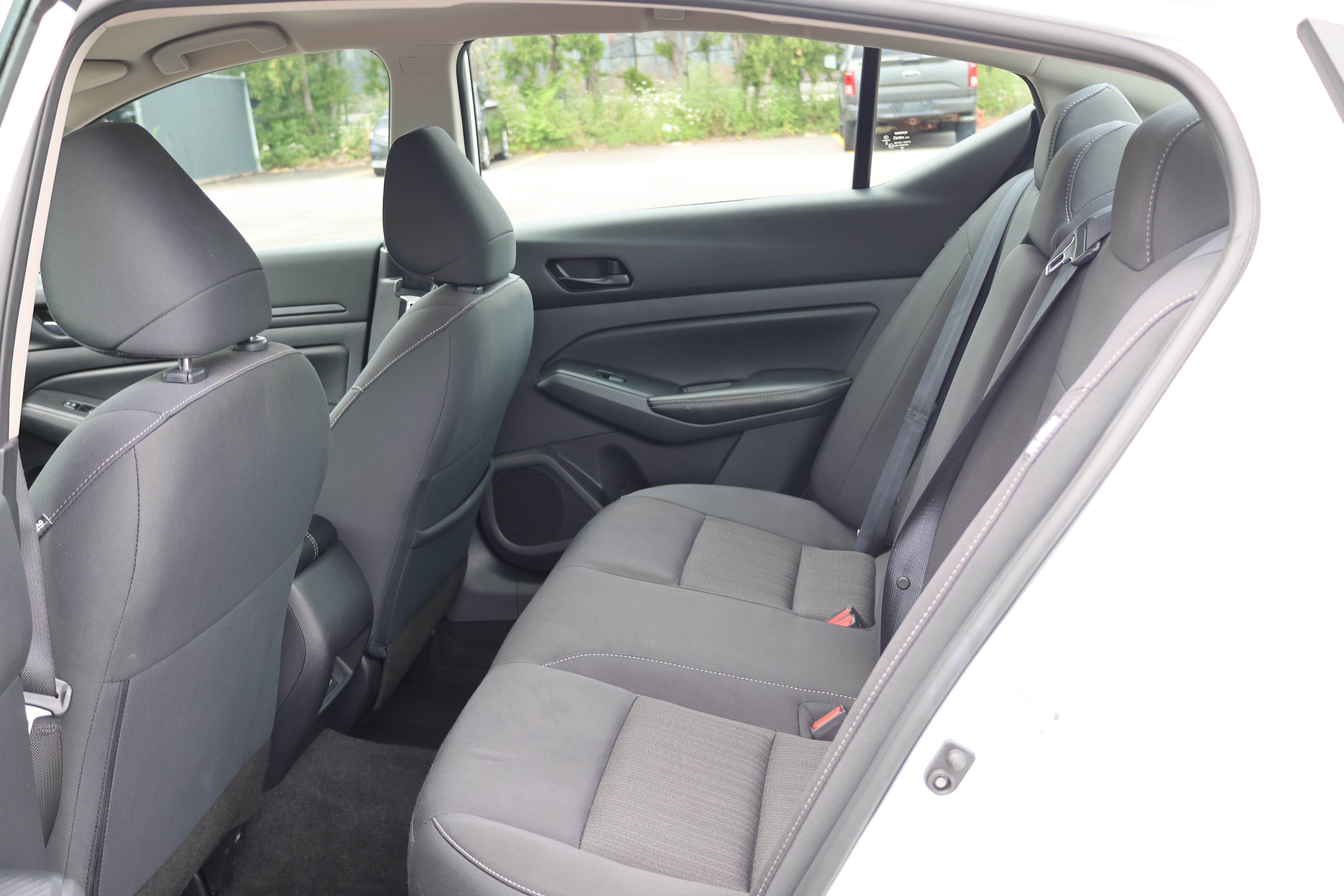 Used 2025 Nissan Altima 2.5 SV FWD image 15