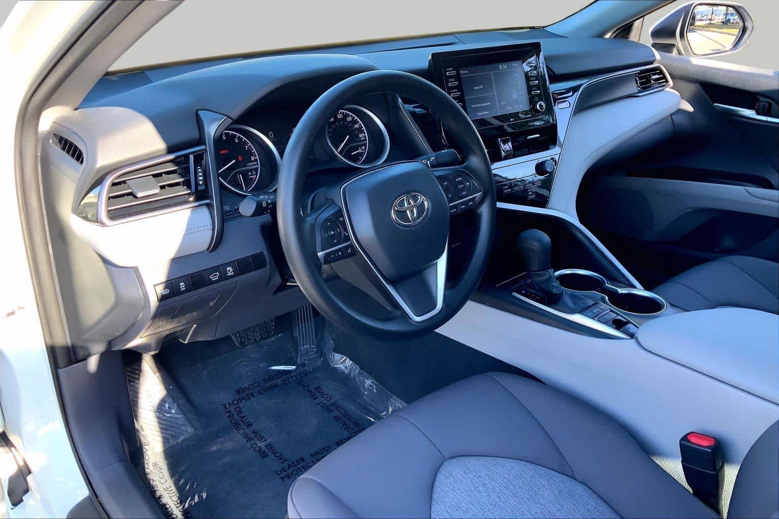 Used 2024 Toyota Camry LE AWD/4WD image 18