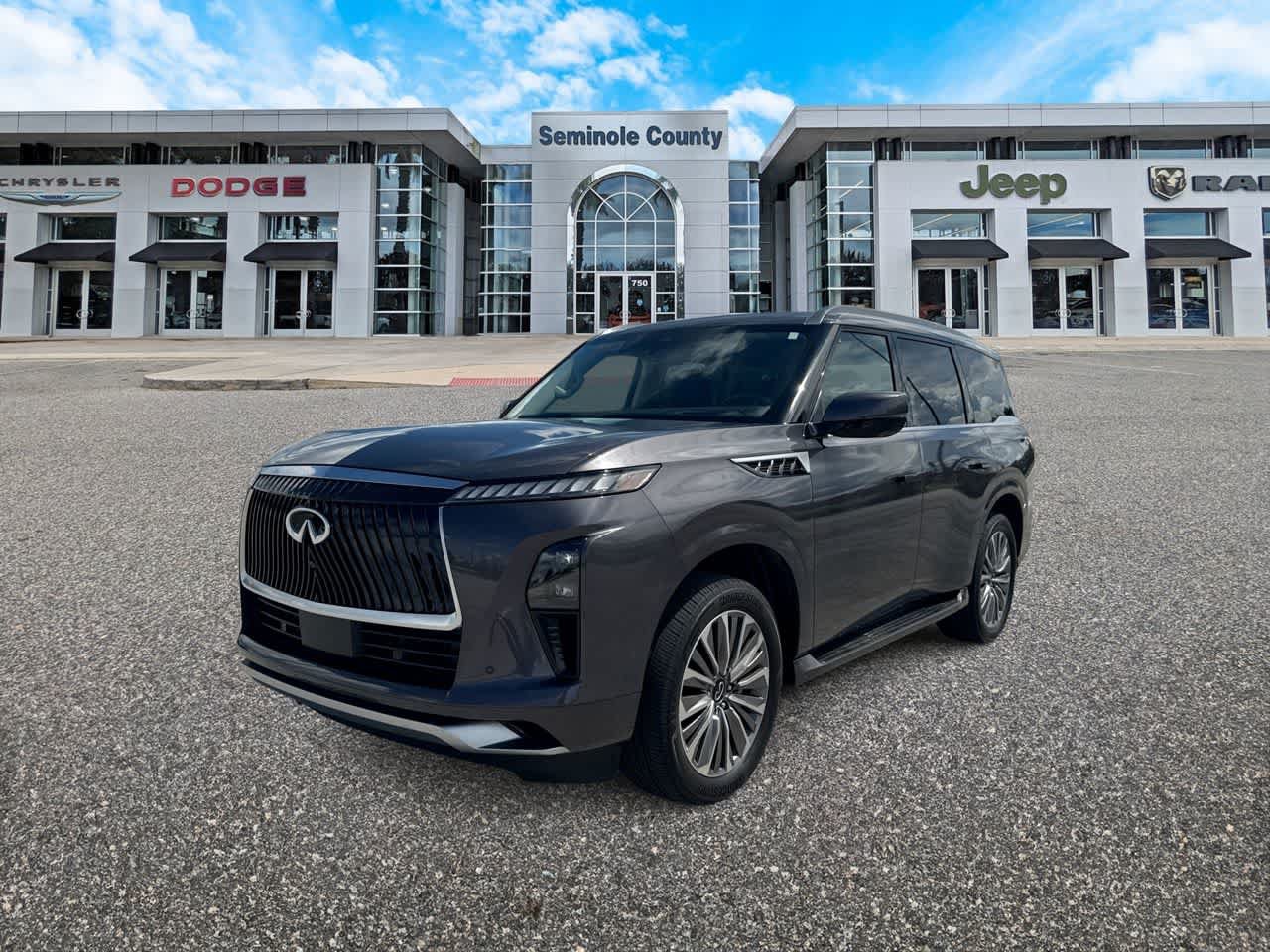 Used 2025 INFINITI QX80 Luxe RWD image 1