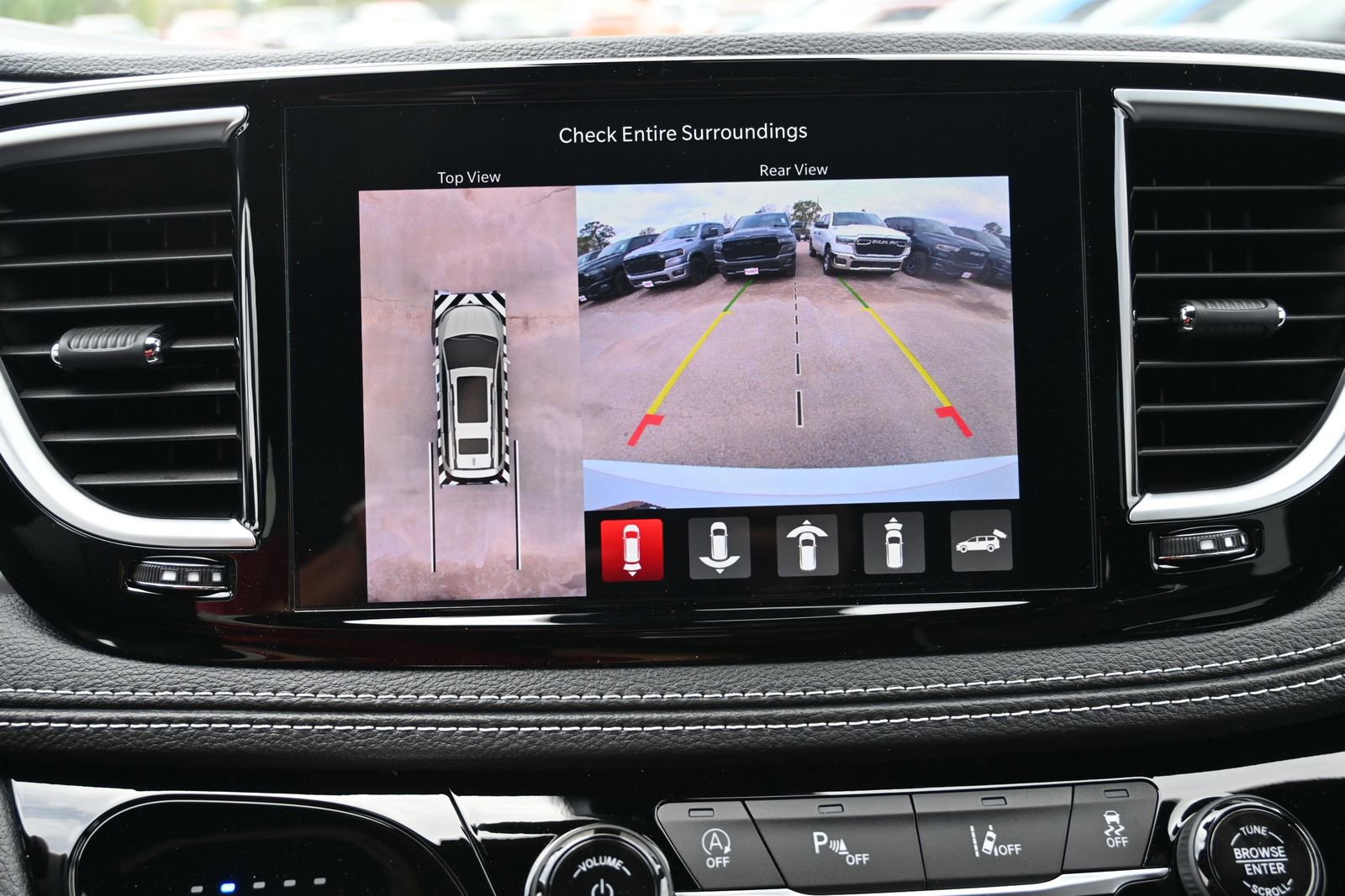 New 2026 Chrysler Pacifica Limited image 13