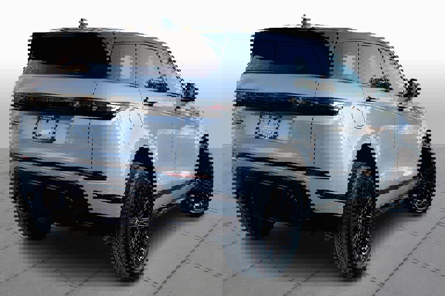 Certified 2026 Land Rover Range Rover Evoque Dynamic SE AWD/4WD image 13