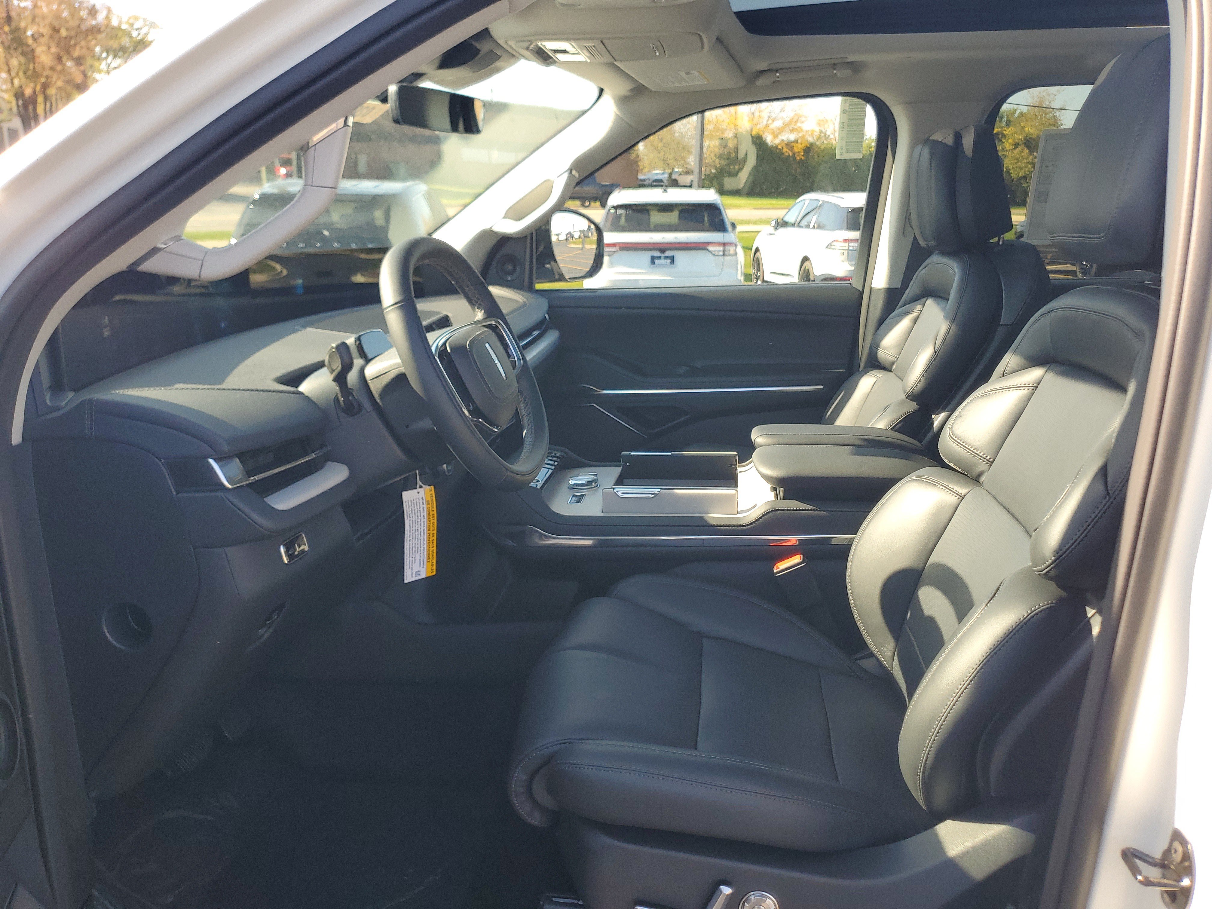 New 2027 Lincoln Navigator Reserve AWD/4WD image 12