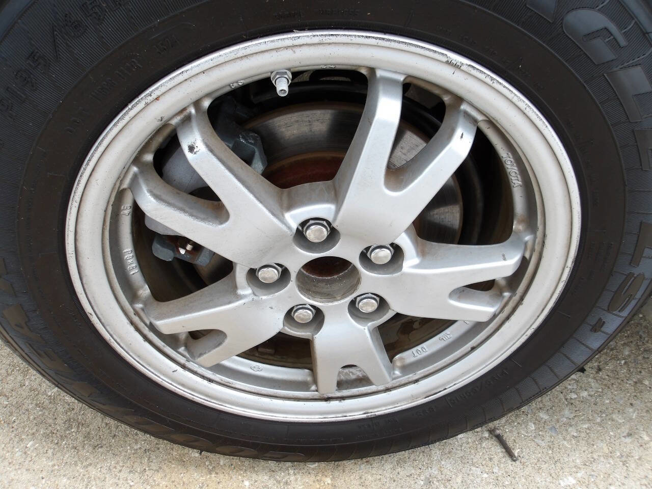 Used 2010 Toyota Prius Three FWD image 28