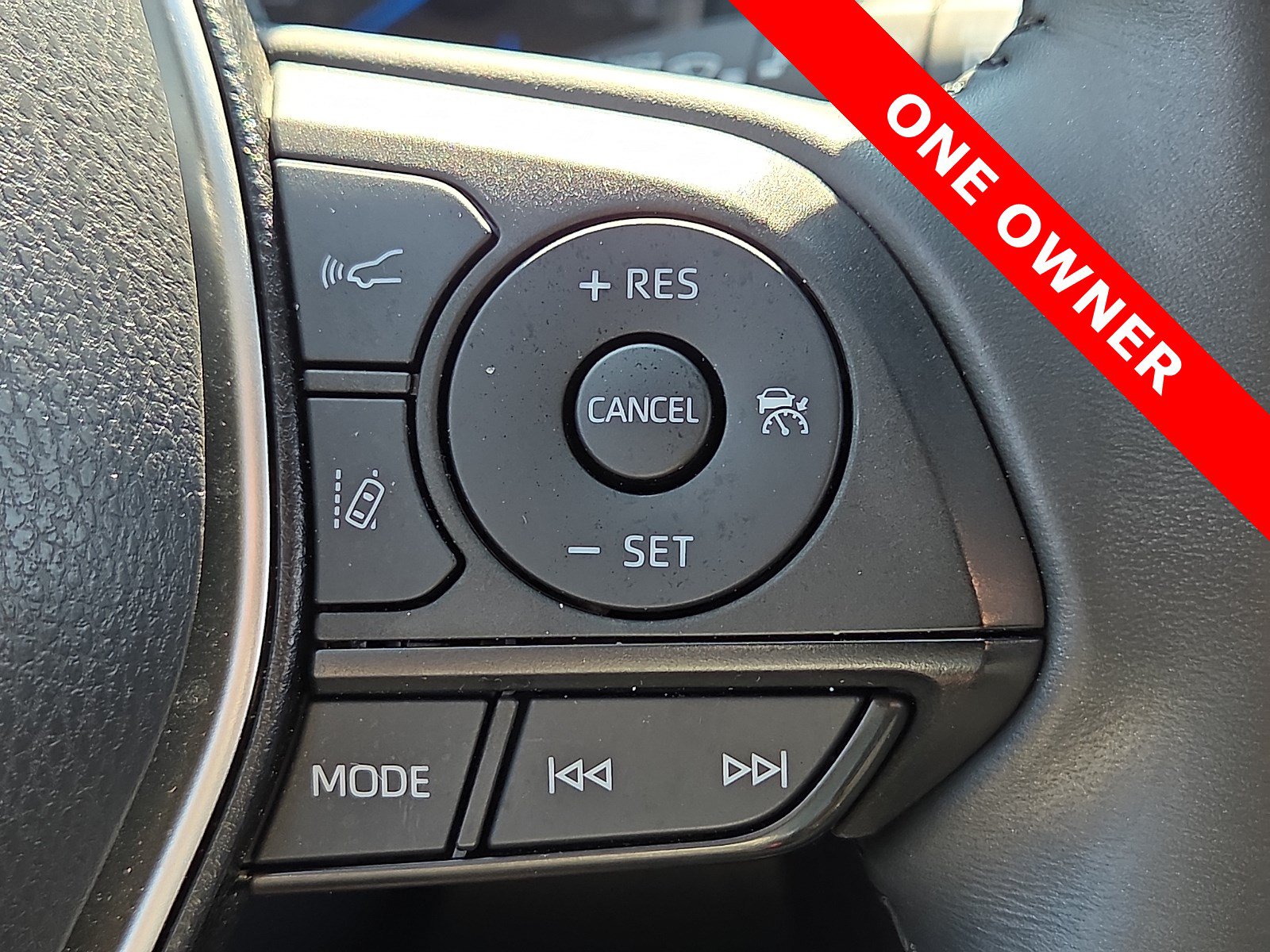 Used 2024 Toyota Venza LE AWD/4WD image 22