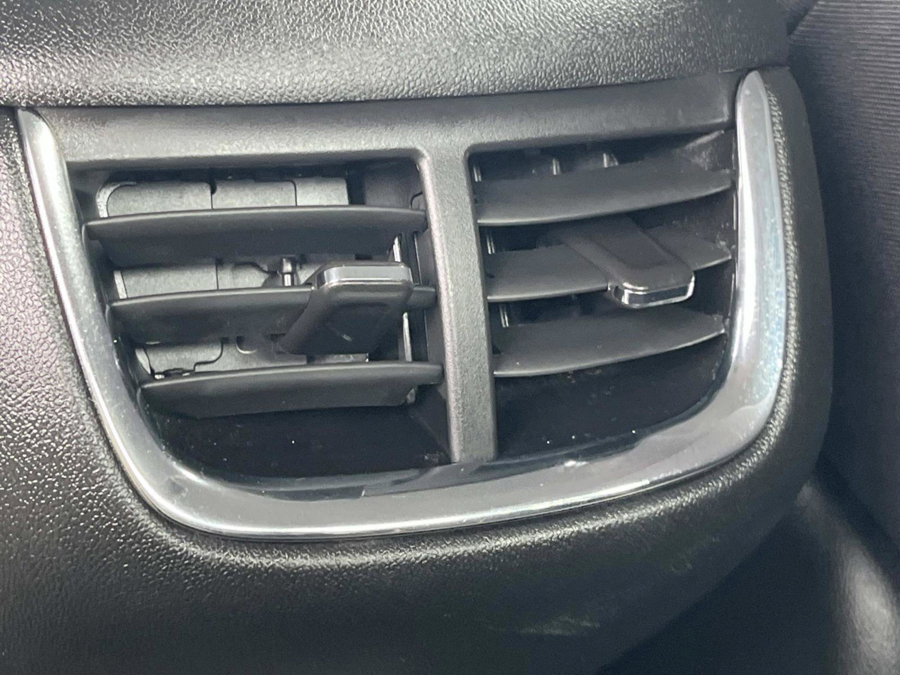 Used 2023 Chevrolet Malibu LT image 16