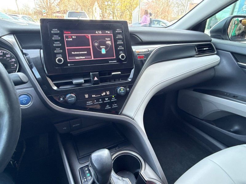 Used 2021 Toyota Camry SE FWD image 24