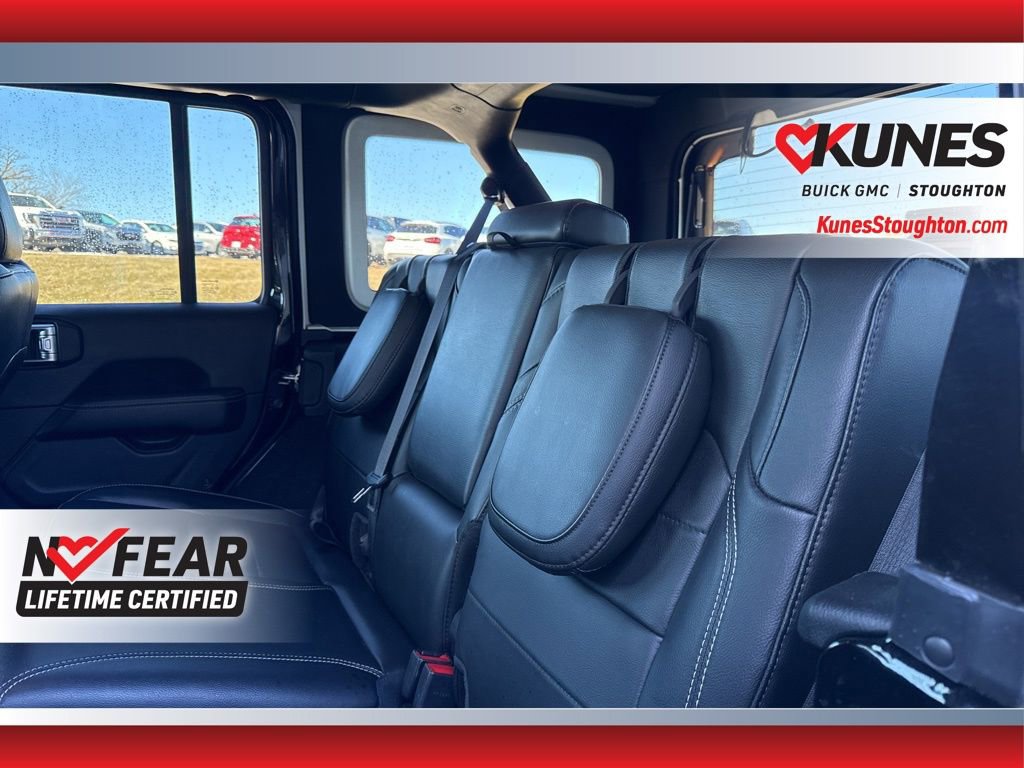 Used 2023 Jeep Wrangler Unlimited Sahara w/ Cold Weather Group image 39