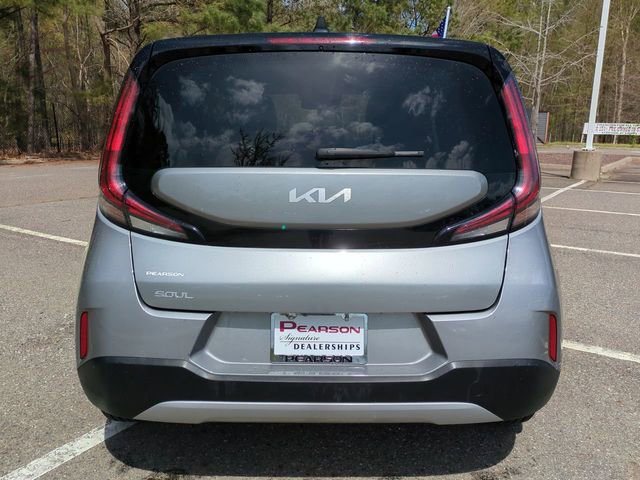 Used 2025 Kia Soul LX w/ LX Technology Package FWD image 5
