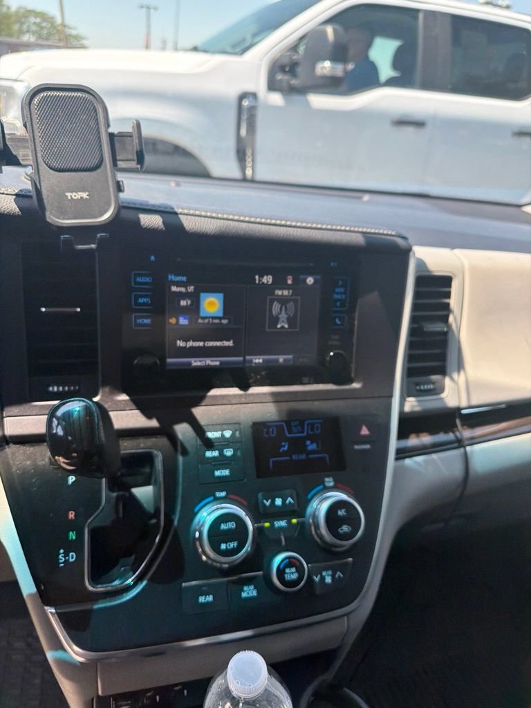 Used 2015 Toyota Sienna XLE w/ XLE Navigation Package AWD/4WD image 26