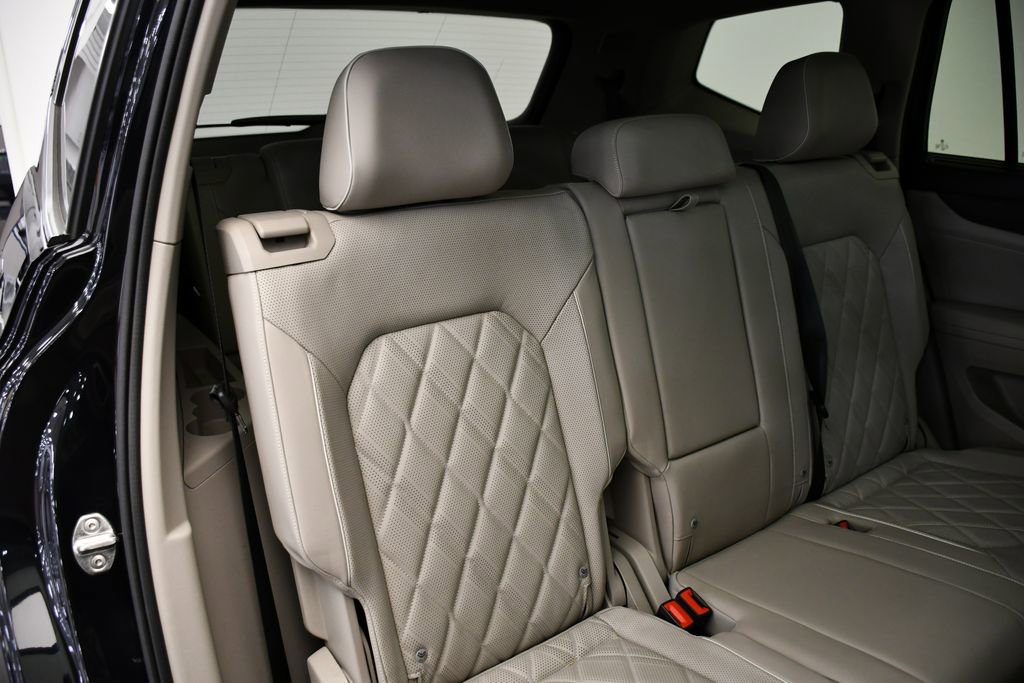 Used 2024 Volkswagen Atlas SEL Premium R-Line image 55