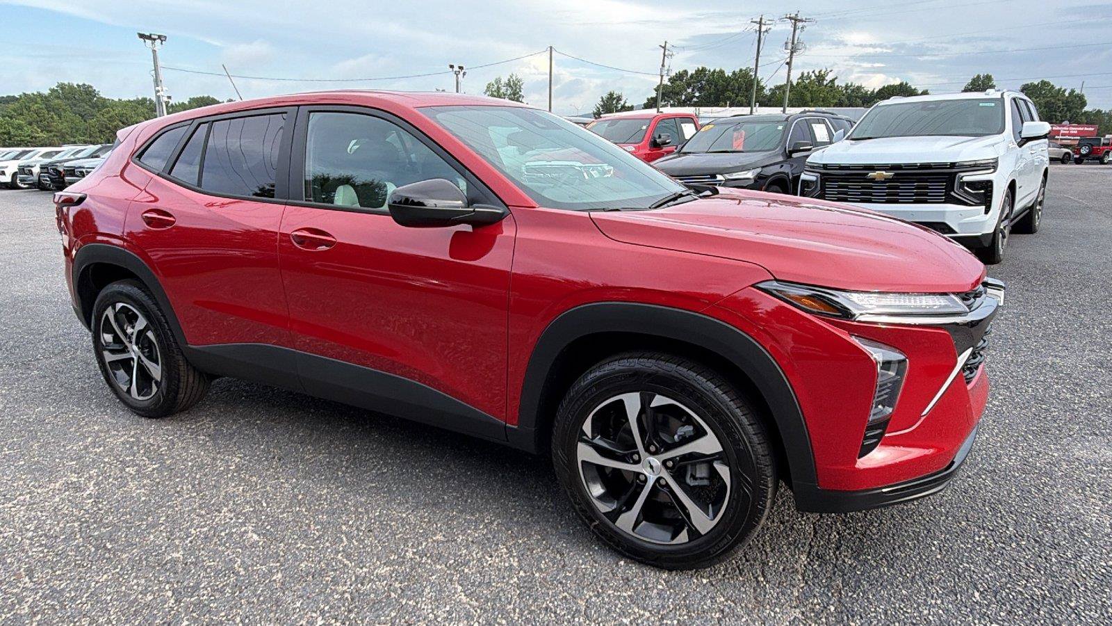 New 2026 Chevrolet Trax RS w/ Sunroof Package FWD image 7