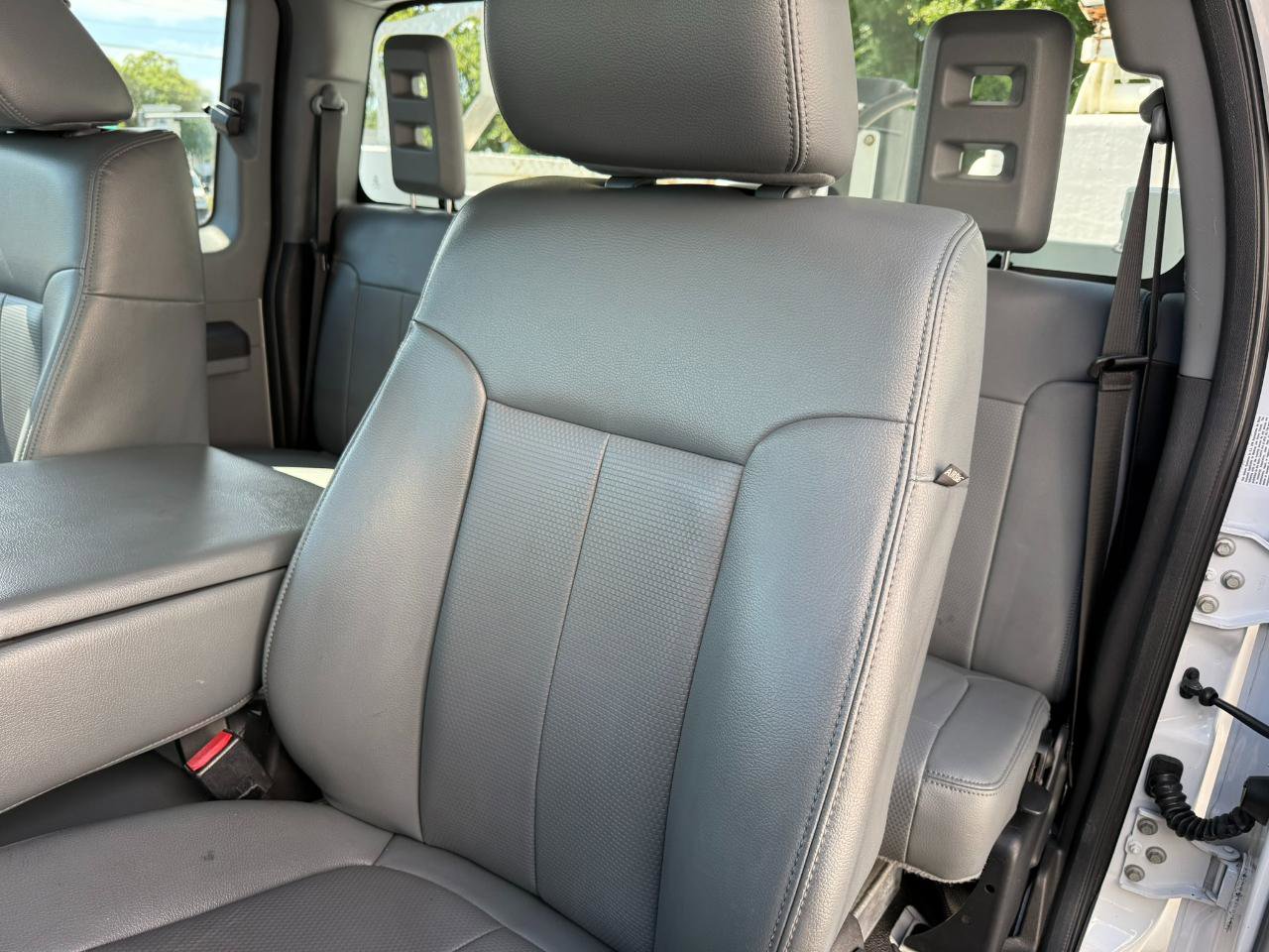 Used 2014 Ford F450 XL w/ Power Equipment Group image 40