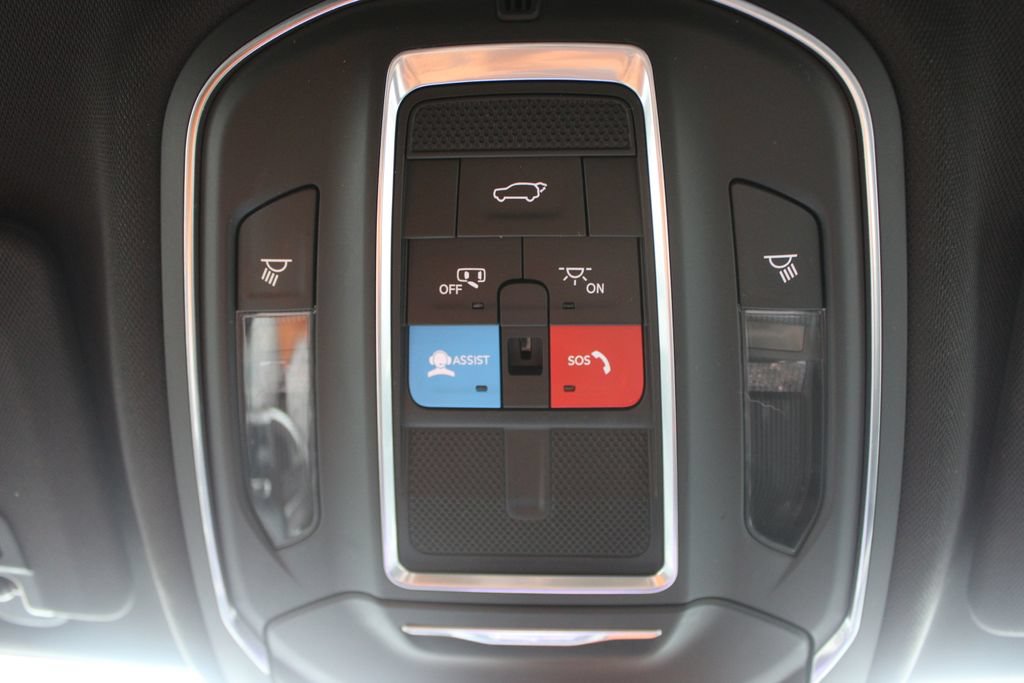 Used 2024 Jeep Grand Cherokee Altitude AWD/4WD image 51