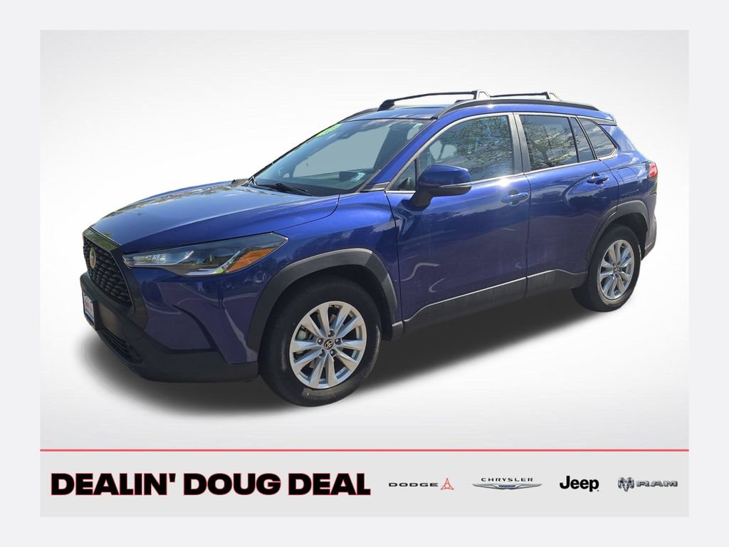 Used 2022 Toyota Corolla Cross LE w/ Moonroof Package