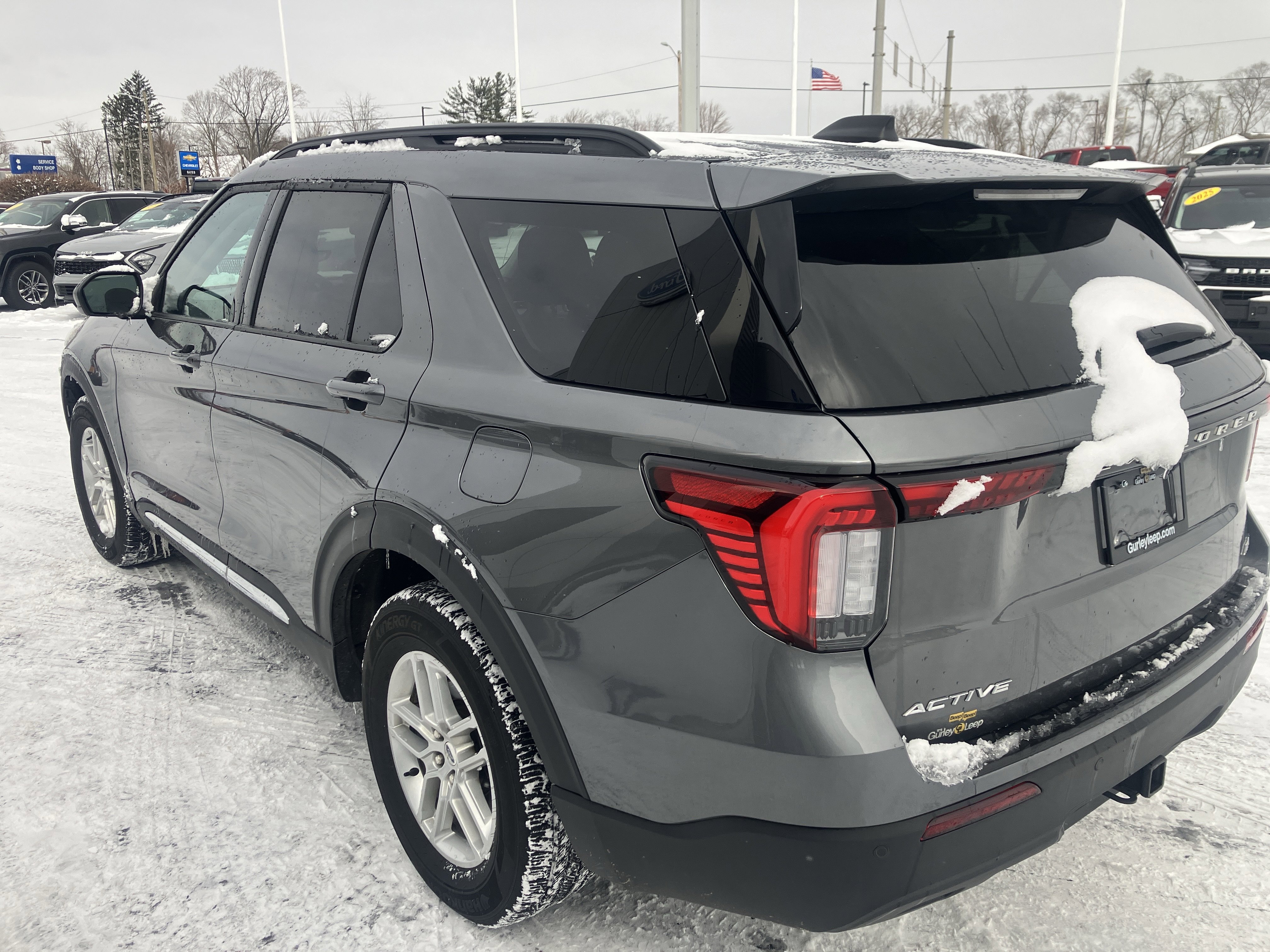 Used 2025 Ford Explorer Active image 5