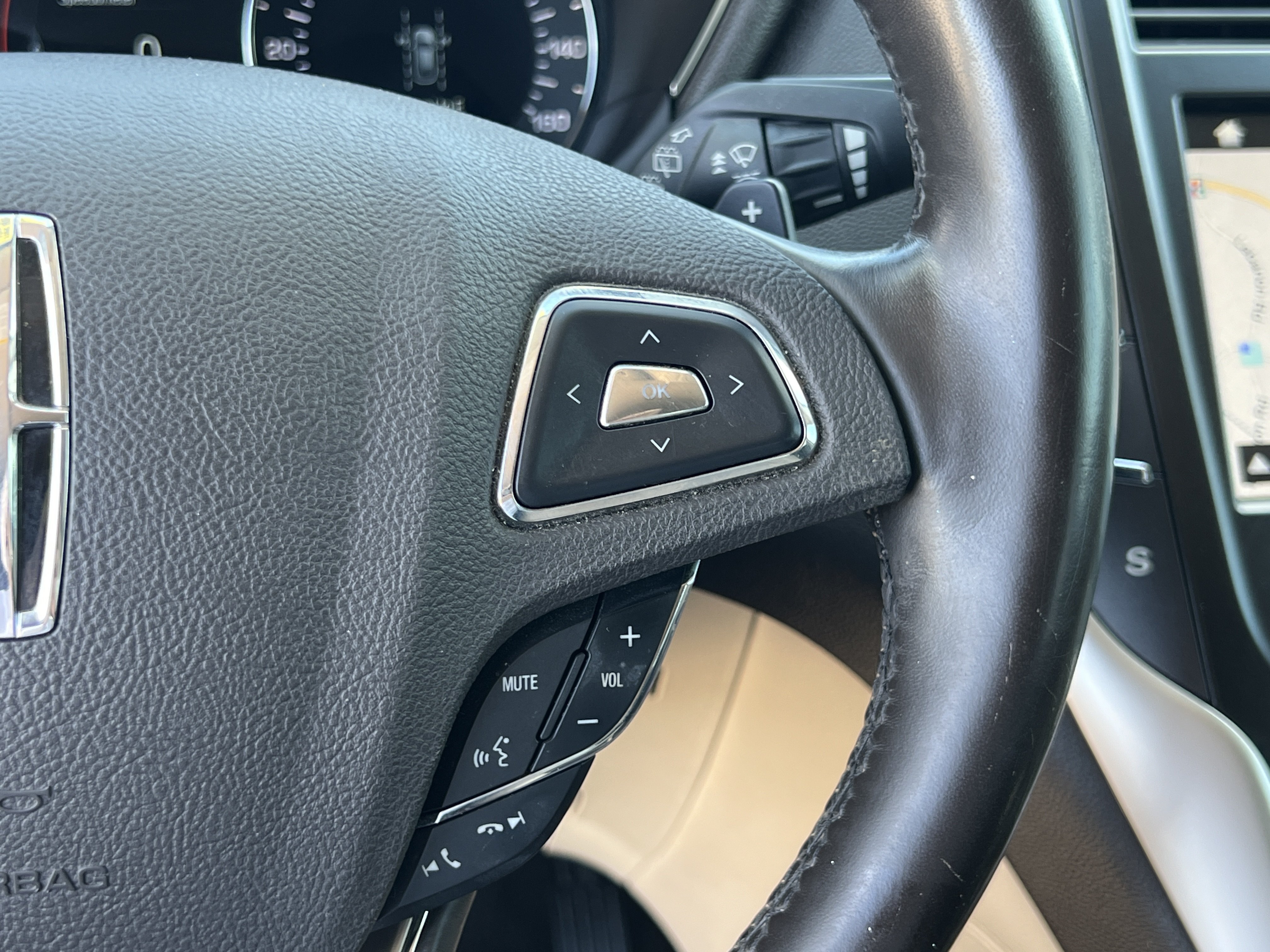 Used 2019 Lincoln MKC Reserve w/ MKC Technology Package FWD image 14