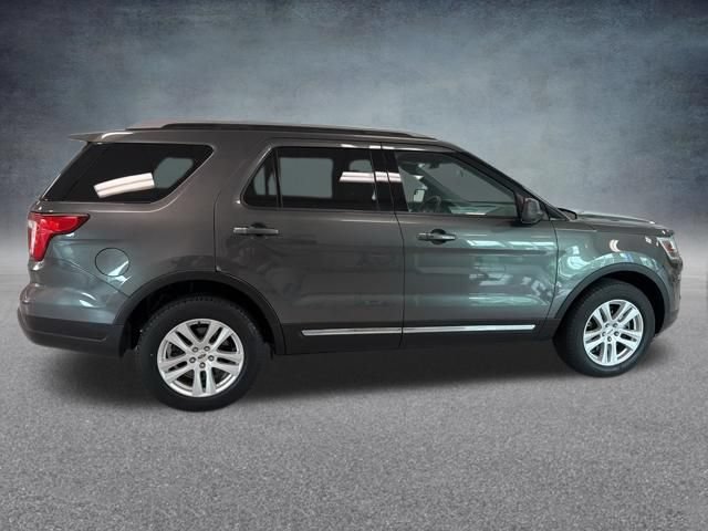 Used 2018 Ford Explorer XLT AWD/4WD image 5