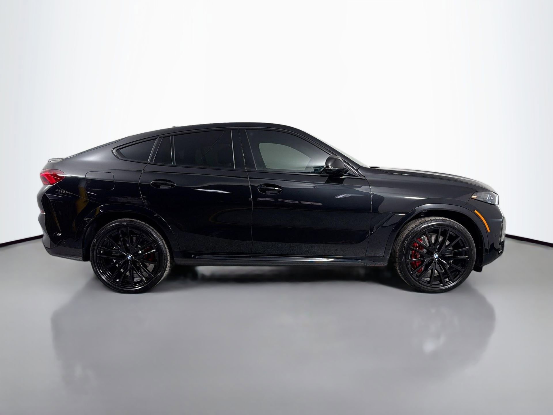 New 2026 BMW X6 M60i image 4