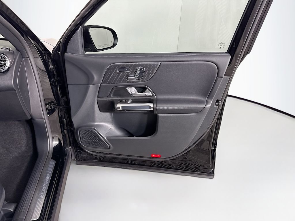 Certified 2025 Mercedes-Benz GLB 250 image 25