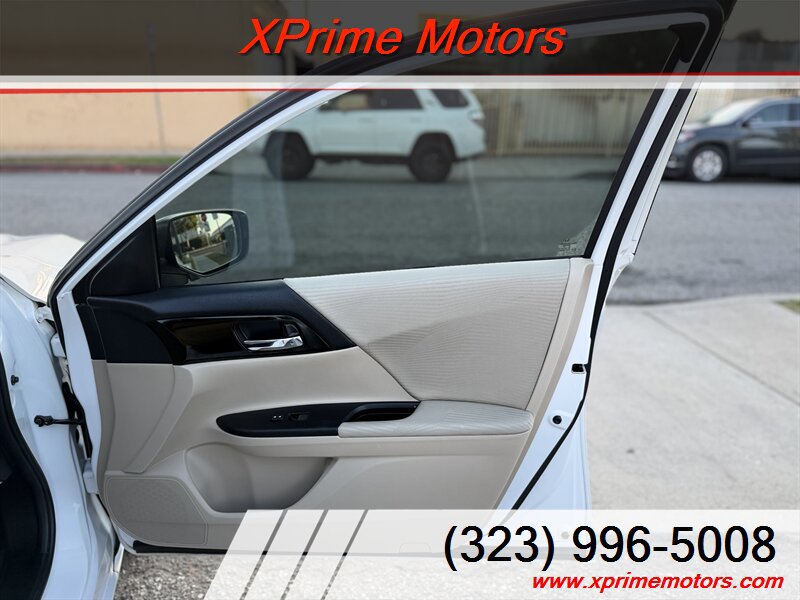 Used 2017 Honda Accord LX image 30