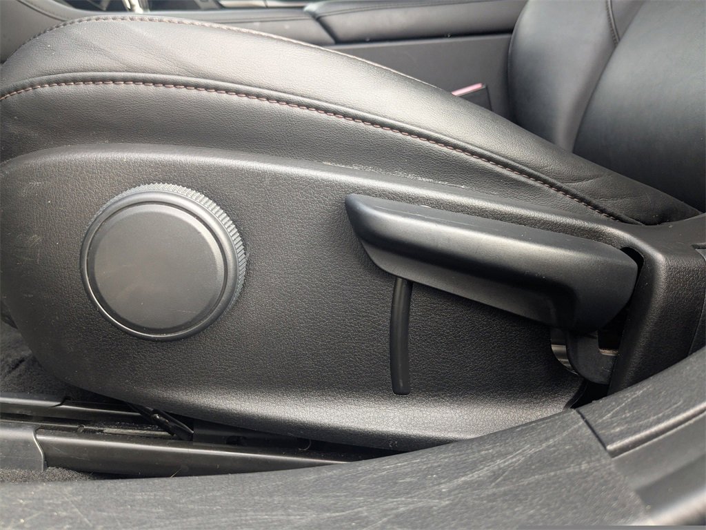 Used 2020 MAZDA MAZDA3 Hatchback image 8