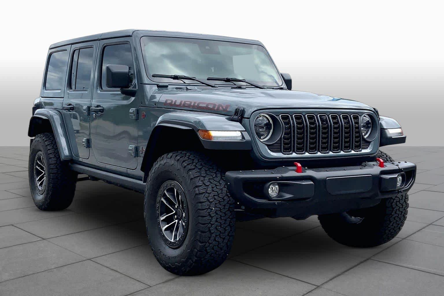 Used 2025 Jeep Wrangler Unlimited Rubicon AWD/4WD image 3
